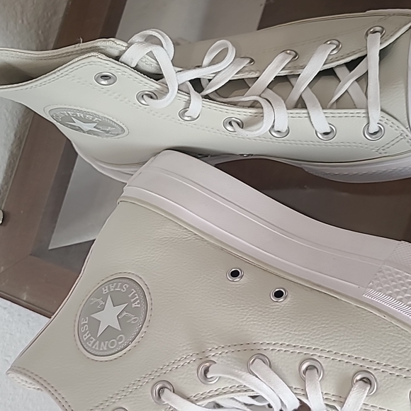 NIB Converse cream leather high top platform sneakers size 10 - Picture 4 of 13
